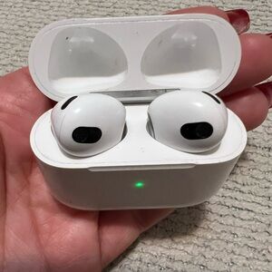 Apple Earbud Headphones, 3rd Generation, White, Gently Used